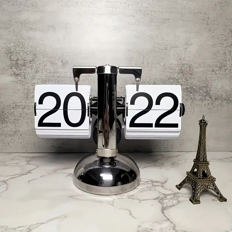 RetroFlip | Vintage Pagina Klok 21 x 16 cm – Zwart of Wit