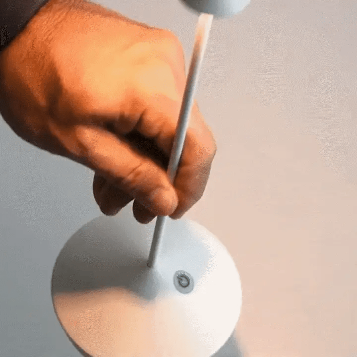 ClarityGlow | Draadloze LED Tafellamp