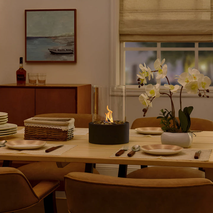 SleekFlame | Moderne Tafelhaard met Glascilinder & Zwarte Metalen Basis – Schoon Brandende Bio-ethanol Haard