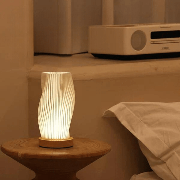Serene Wavecrest Lamp | Moderne Golfvormige Tafellamp | Dimbare LED & USB-Aansluiting