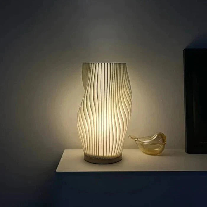 Serene Wavecrest Lamp | Moderne Golfvormige Tafellamp | Dimbare LED & USB-Aansluiting