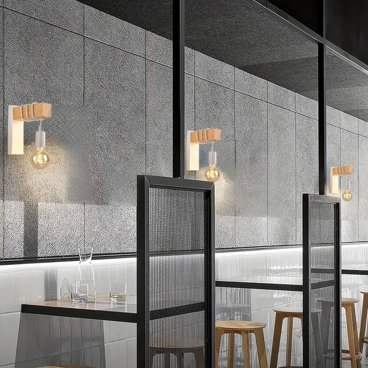 Moderne Wandlamp met Houten Afwerking | Retro-Industrieel Design