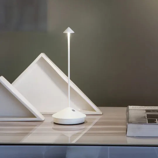 ClarityGlow | Draadloze LED Tafellamp