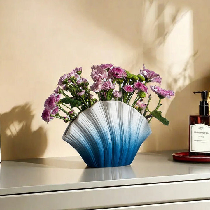Seashell Serenity Vaas | Uniek Schelpdesign | Keramiek | 16 x 19 cm