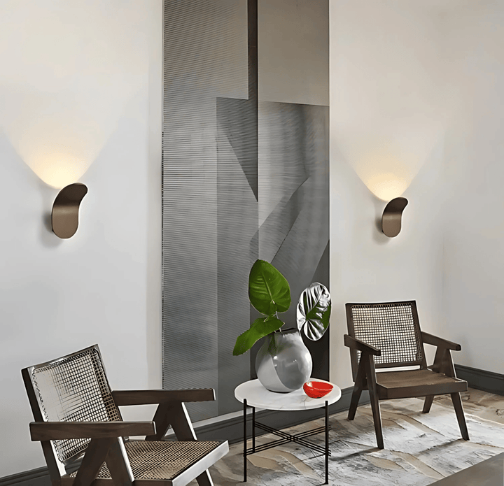 Kallio Wandlamp | Elegante metalen wandlamp met geborstelde afwerking