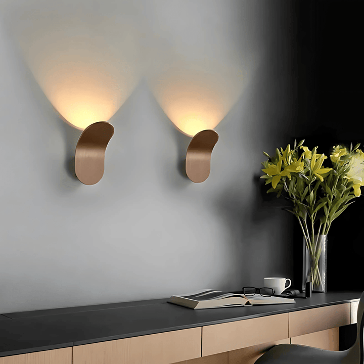 Kallio Wandlamp | Elegante metalen wandlamp met geborstelde afwerking